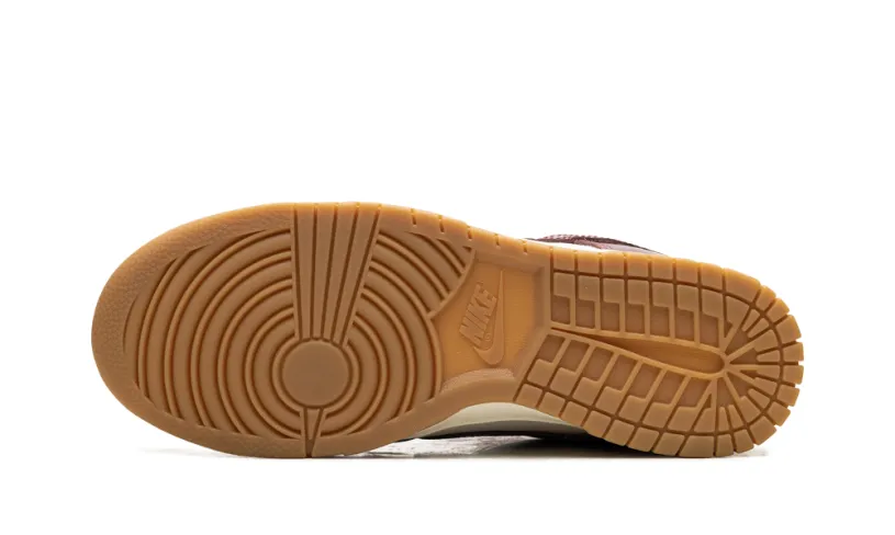 Nike Dunk Wmns Dunk Low LX 'Team Red Croc'